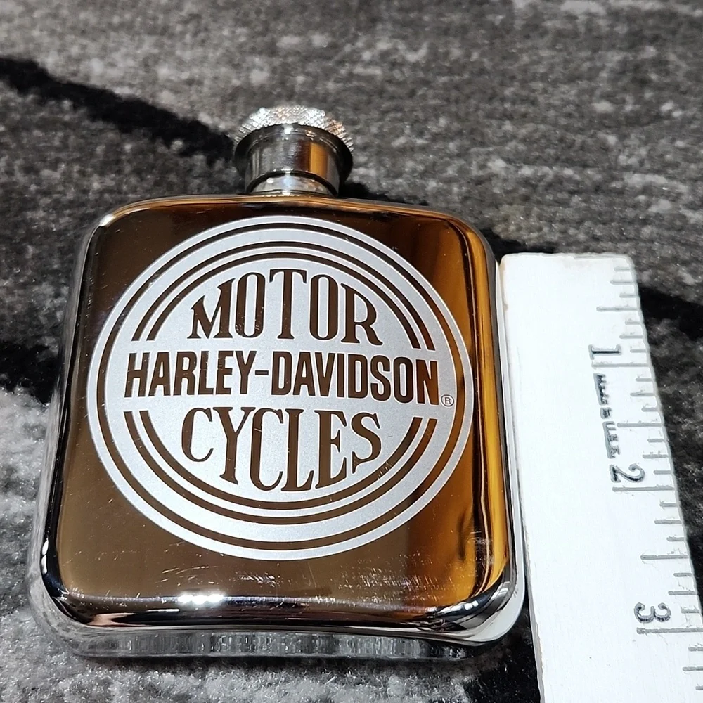 HARLEY DAVIDSON ENGRAVED CIRCLE HD LOGO STAINLESS STEEL HIP FLASK